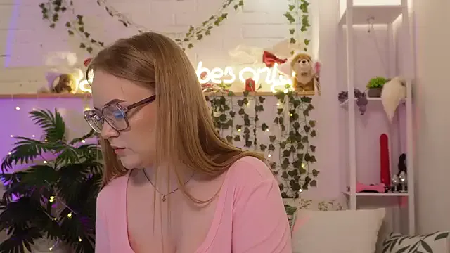 StripChat MonicaAsis is Freechat MonicaAsis — ANAL PLUG M in my ass close to cam