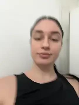 Freechat moniqque on StripChat