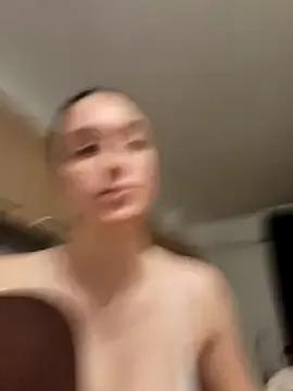 Freechat moniqque on StripChat