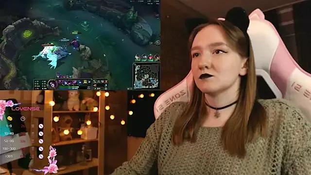 MoonlishSiren from StripChat