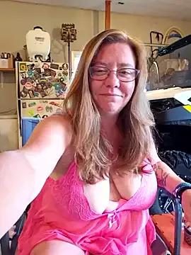 MsShelby40 on StripChat