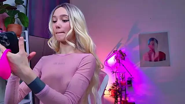 Checkout StripChat's MyLoulaby MyLoulaby from StripChat