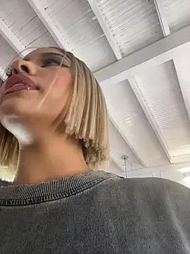 Explore sweet model MystiqueXXX MystiqueXXX from StripChat