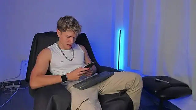 Freechat nathan_blake on StripChat