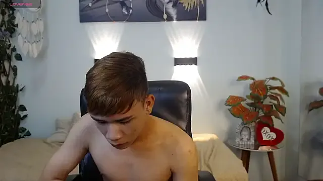 StripChat nathanclay is Freechat nathanclay — remove my underwear