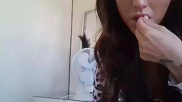 naughtybella05 on StripChat