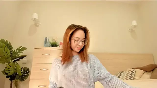 Freechat NessaDay on StripChat