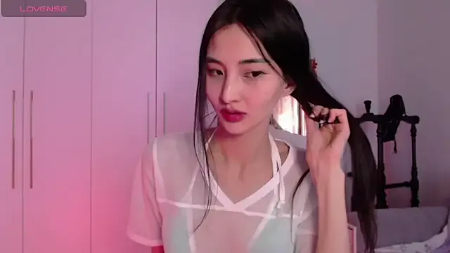 newfrommacau — Tease you with my loooong legs>.<