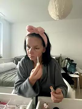 Off__Melonenmandy on StripChat 