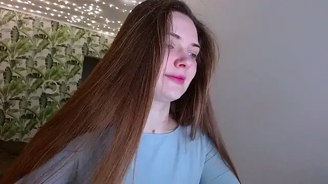 Olivia_shine — suck finger