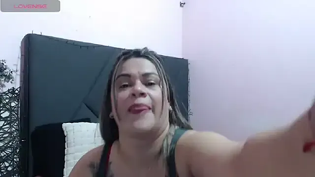 pamela_echeverria — lush x 10 minutes