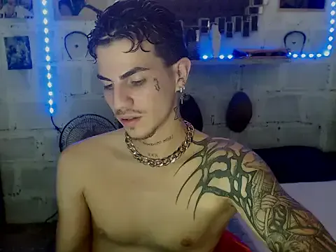 paul-mendezx — Pre cumm and show legs