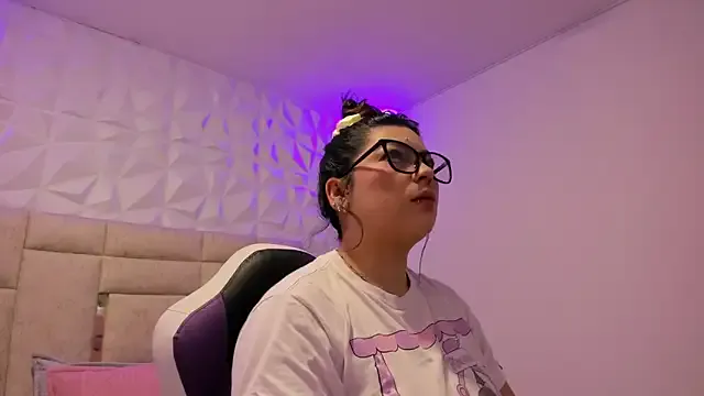 PauletteJ — Suck finger + Eye Contact