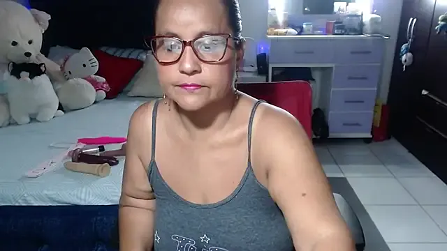 pervert_mommy_ — full naked and  masturbate with my dildo
