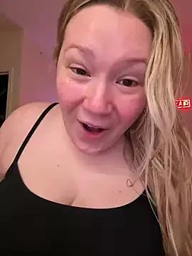PiggyRose on StripChat 