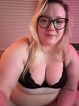 PiggyRose on StripChat 
