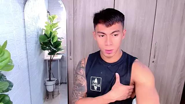 PinooyMilker from StripChat