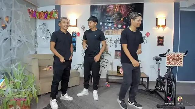 Admire sexy camwhore Playhardsexx Playhardsexx from StripChat