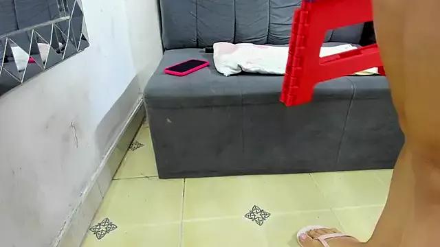 Freechat playsgirlhot on StripChat