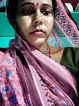 Pooja750 on StripChat