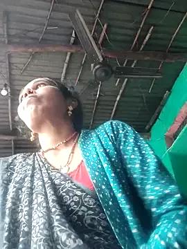 Pooja750 on StripChat