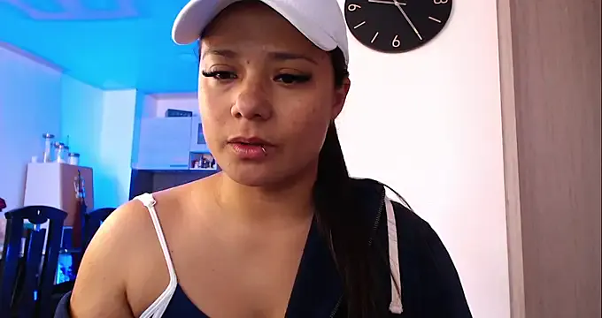 sc Pretty__Milf is f Pretty__Milf — take off my hoodie