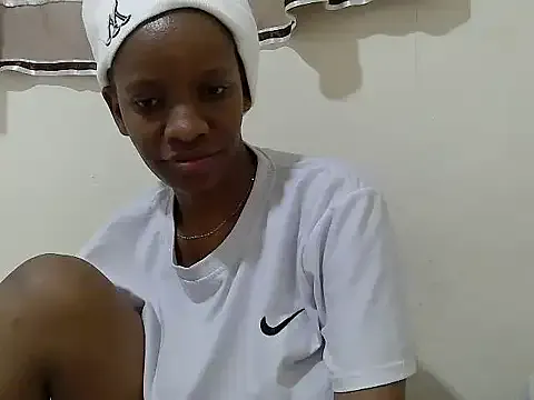 prettybeee on StripChat