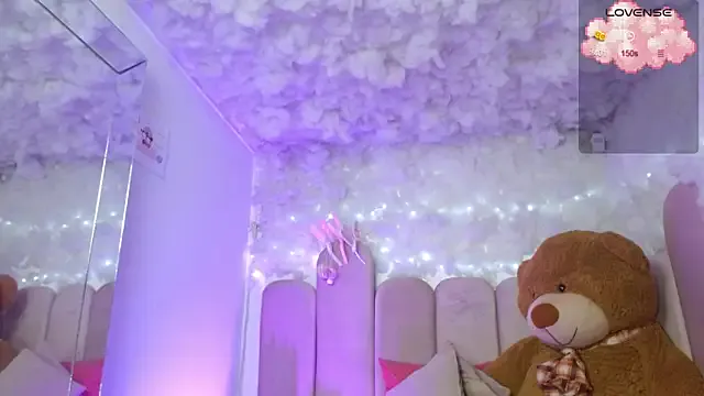 Freechat puca_ebony on StripChat