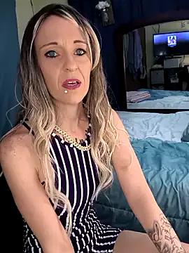 Purple2StayThnxx on StripChat