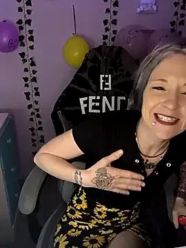 Purple2StayThnxx on StripChat