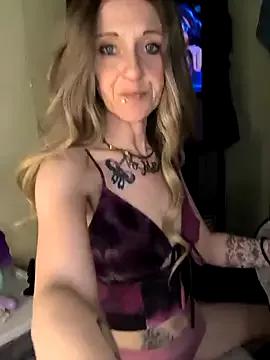 Purple2StayThnxx on StripChat