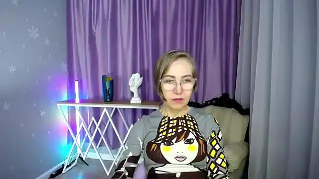 Join sexy model Queen_a_n_i queen_a_n_i from StripChat