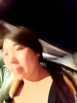 Freechat quynhkoolbae on StripChat