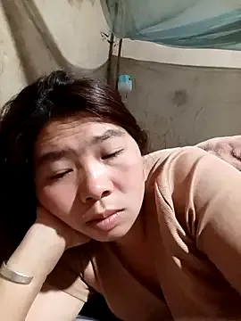 Freechat quynhkoolbae on StripChat