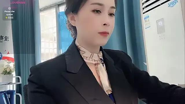 Qwi-V1 from StripChat