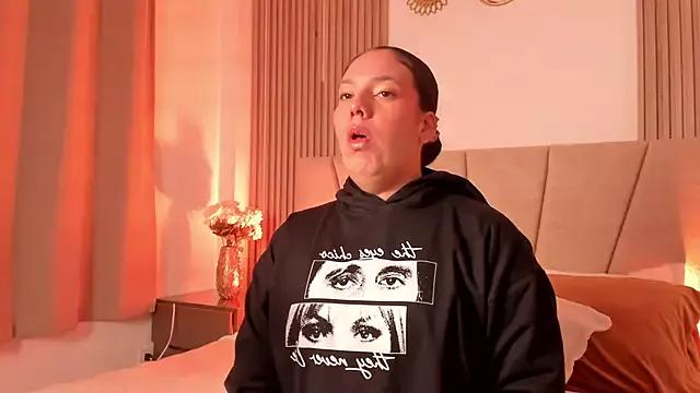 Rachell_Jamess on StripChat