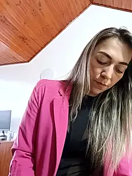 rachellboom — Masturbation in the living room for 2 mi