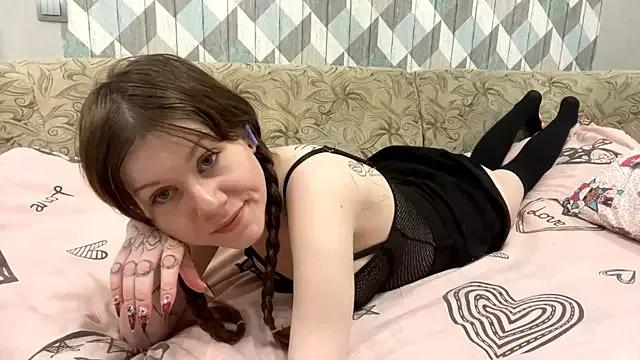 RebelKitsune on StripChat