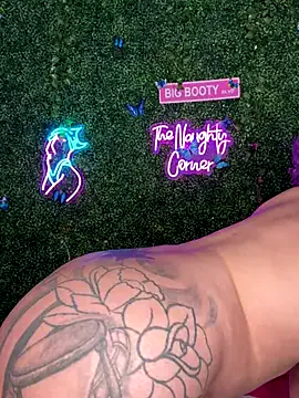 RenaThickAss on StripChat