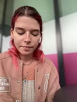 RiriRoseey on StripChat 