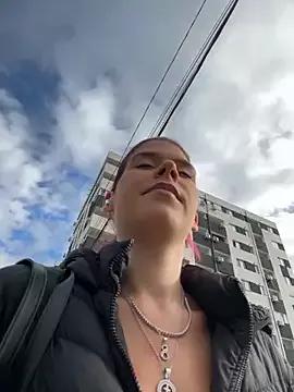 RiriRoseey on StripChat 