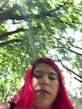 RiriRoseey on StripChat 