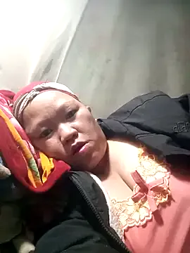 riso-00 on StripChat