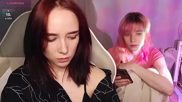 Robin_yourss on StripChat