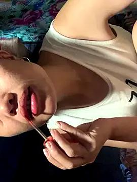 Freechat rosa-1200 on StripChat