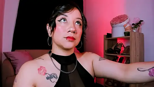 StripChat rose_xdd is Freechat rose_xdd — oily buttocks