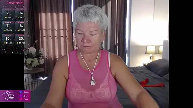 roxana_brooks on StripChat