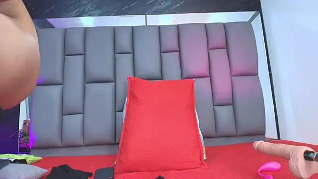 Roxana_gomez from StripChat