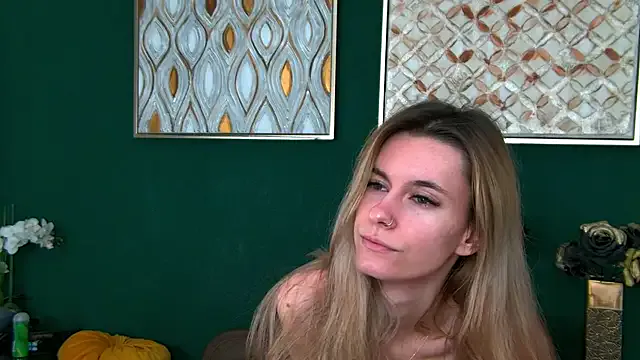 Freechat RoxanneJoy on StripChat