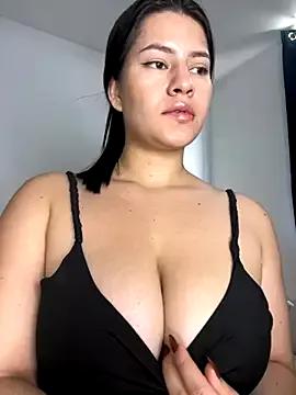 Check out sweet model Saanvi21 Saanvi21 from StripChat